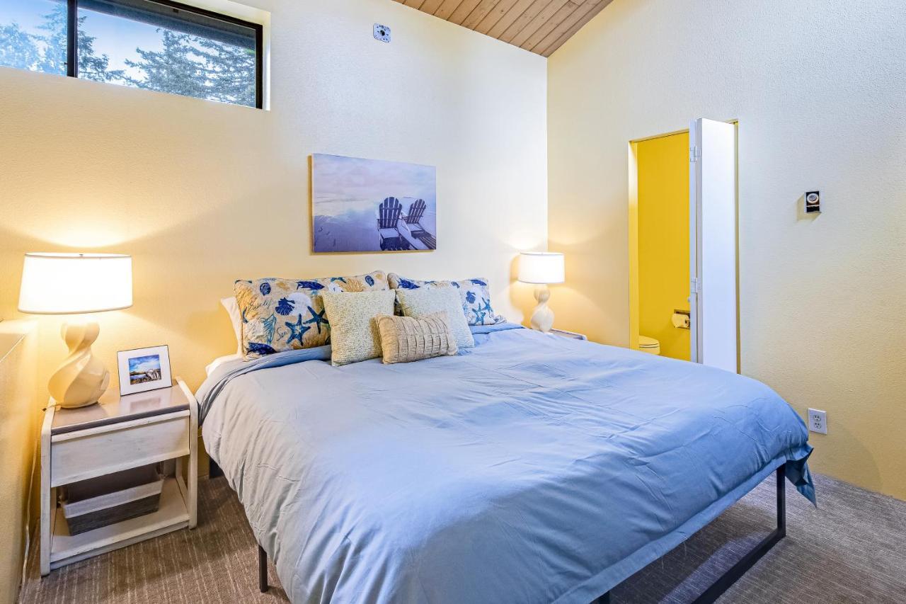 Apartment At The Bay Blaine